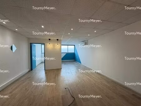 location bureaux 55 m²