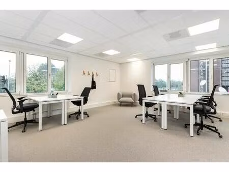 location bureaux 10 m² à 575 m²