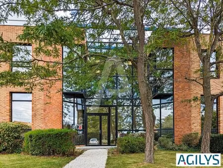 location bureaux 83 m² à 227 m²