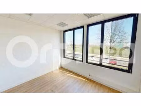 location bureaux 97 m²