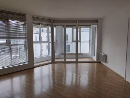 location appartement 2 pièces  55.72m²  bry