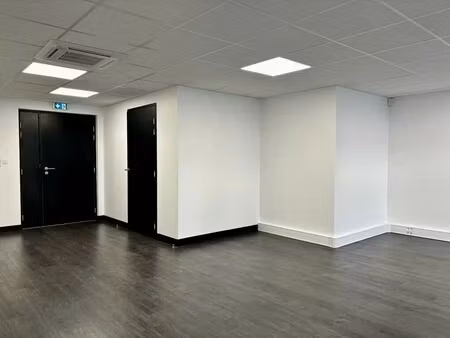 location bureaux 65 m²