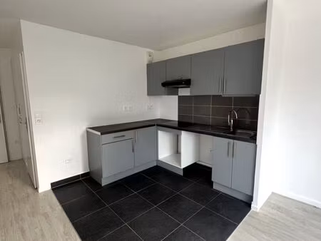 location appartement 2 pièces  39.27m²  montreuil