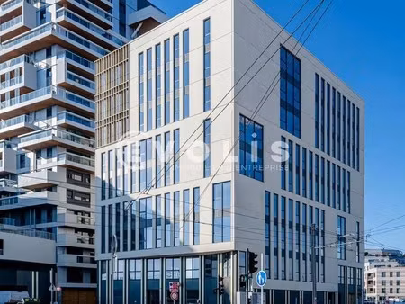 location bureaux 104 m² à 785 m²