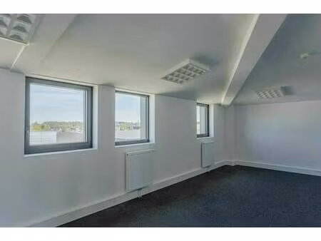 location bureaux 76 m²