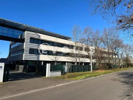location bureaux 2 250 m²