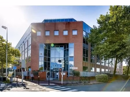 location bureaux 150 m² à 1 947 m²