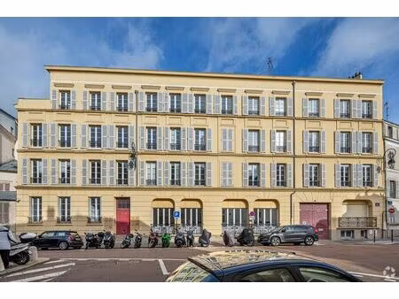 location bureaux 69 m² à 531 m²