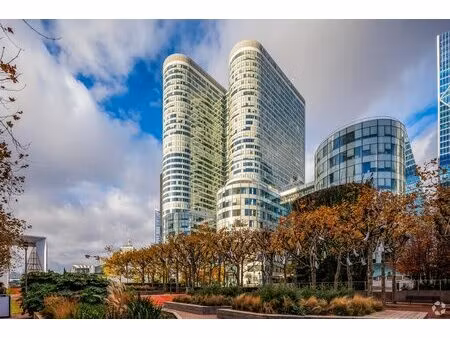 location bureaux 990 m² à 15 360 m²