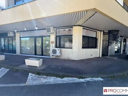location commerce clapiers 34830 90m²