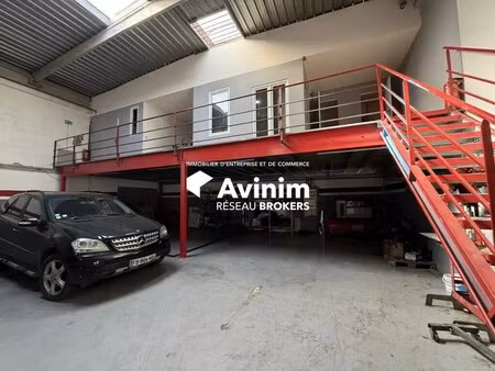 location commerce 308 m²