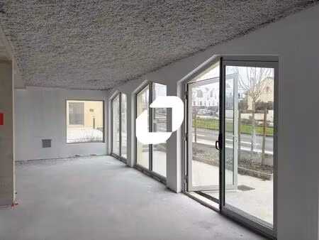 location commerce 49 m² à 130 m²