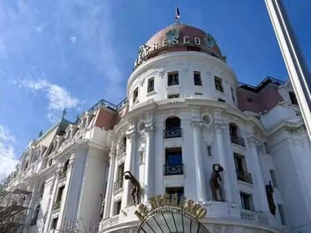 location commerce 97 m²