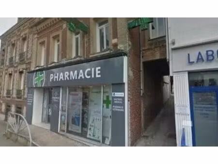 location commerce 159 m²