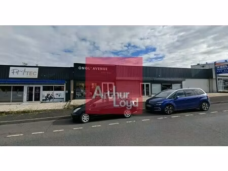 location commerce 142 m²