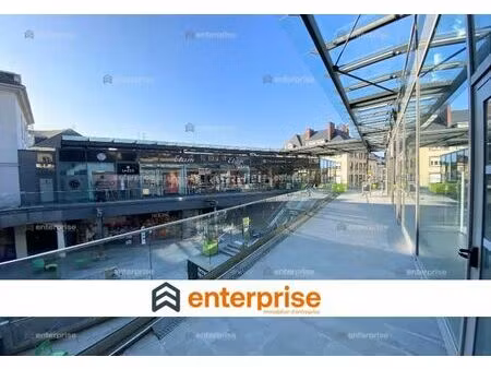 location commerce 120 m²
