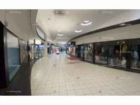 location commerce 41 m² à 741 m²