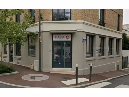 location commerce suresnes 92150 149m²