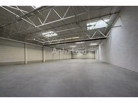 location commerce 1 427 m²