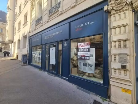 location commerce saint etienne 42000 84m²