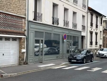 location commerce 140 m²