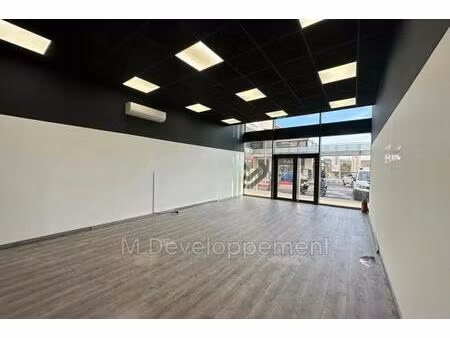 location commerce 150 m²