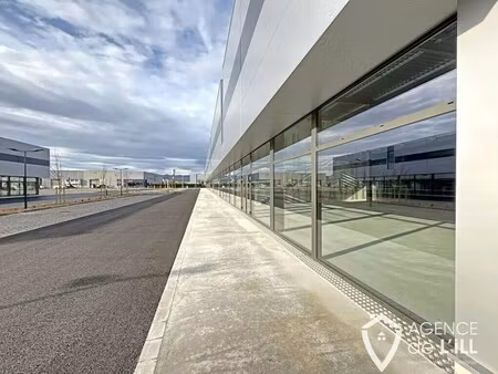 location commerce 595 m²