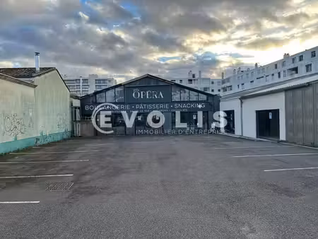 location commerce 150m²