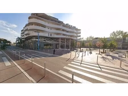 location commerce mandelieu la napoule 06210 276m²