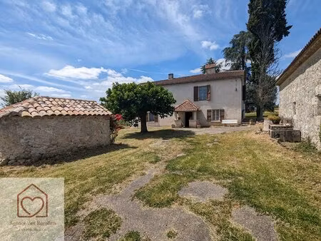 ensemble immobilier proche lauzerte 1 maison  2 granges