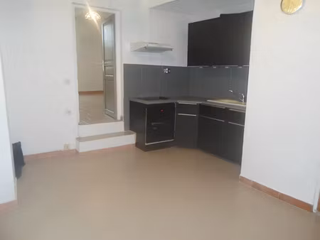 location appartement 2 pièces 36.24 m² à barjols (83670)  367 €