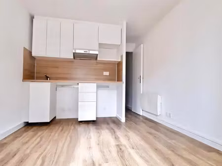 location appartement 2 pièces aux sables-d'olonne (85100) : à louer 2 pièces / 23m² les sa