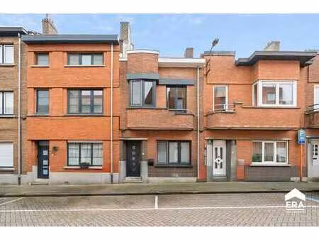 charmante maison de caractère bénéficiant d'un emplacement p