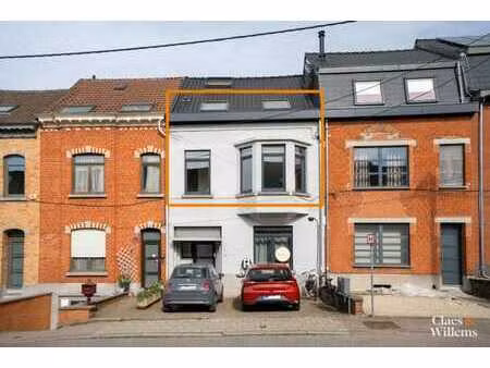 appartement lumineux de 2 chambres avec terrasse