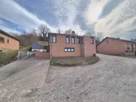 jolie villa de plain-pied avec jardin  terrasse et garage