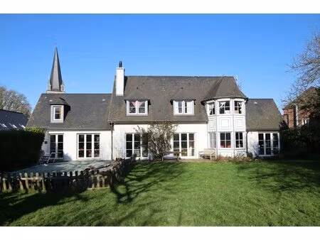 luneray centre  maison de famille 219 m2 aux pieds des commerces  avec piscine