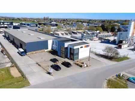 ensemble semi-industriel de 2.200m²