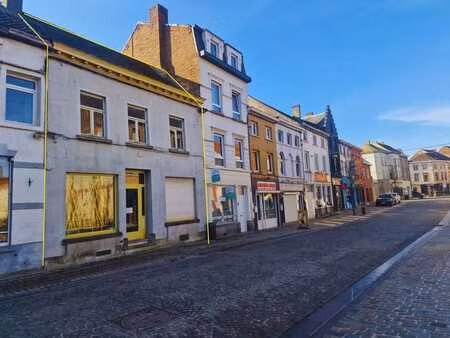 rez commercial et appartement triplex au centre de lessines