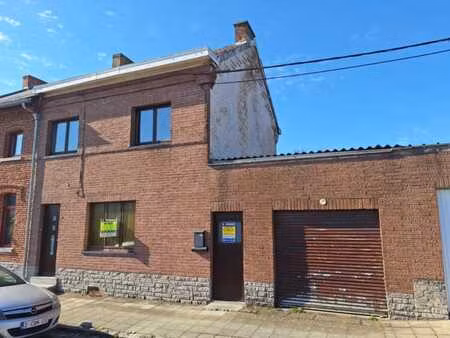 bonne maison avec jardin et garage