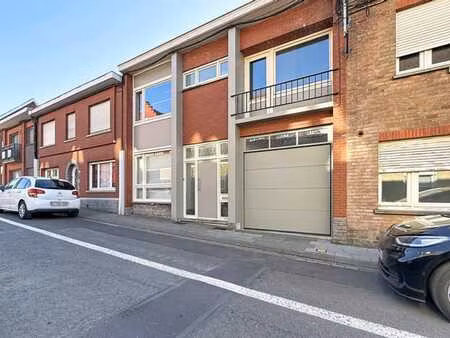 charmante maison 4 chambres avec jardin  3 garages à luingne