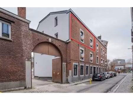 appartement entièrement rénové – 105 m² – 2 ch