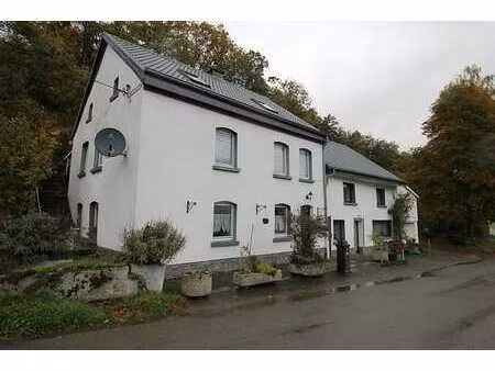 spacieuse maison d’habitation avec potentiel