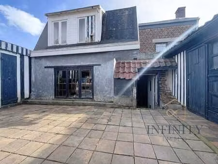 lot de 2 maisons a rehabiliter entierement - situation ideal