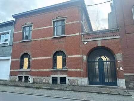 maison + 2 garages à montignies?sur?sambre