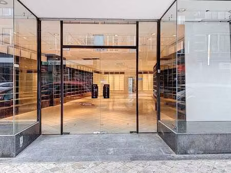 rez-de-chaussée commercial 20 m² centre de huy