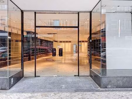rez-de-chaussée commercial 220 m² centre de huy