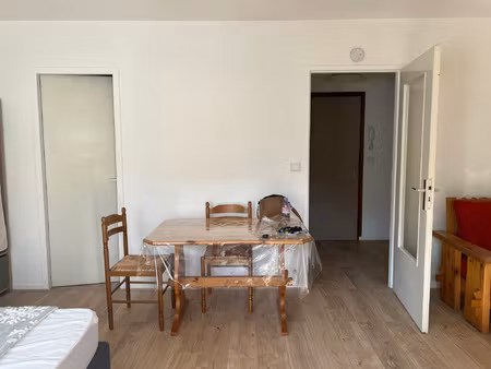 studio meublé avec balcon et cave