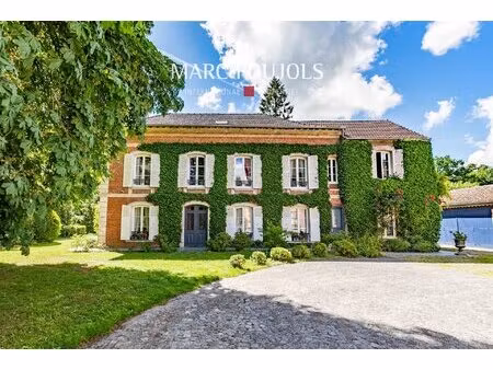 oise - propriété de charme sur 2 hectares - à 1 heure de paris