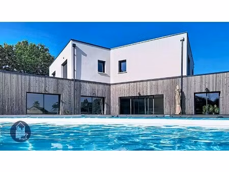 villa 9 pièces 300 m2 avec piscine