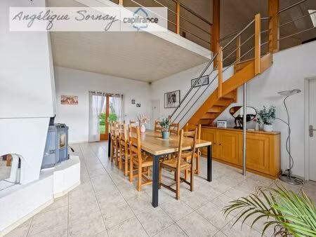 maison familiale 210 m² avec extension récente  terrain clos et confort moderne – un bien.